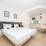 White Golden - Ac - Wi-fi - Pools & Access Included Apartamento